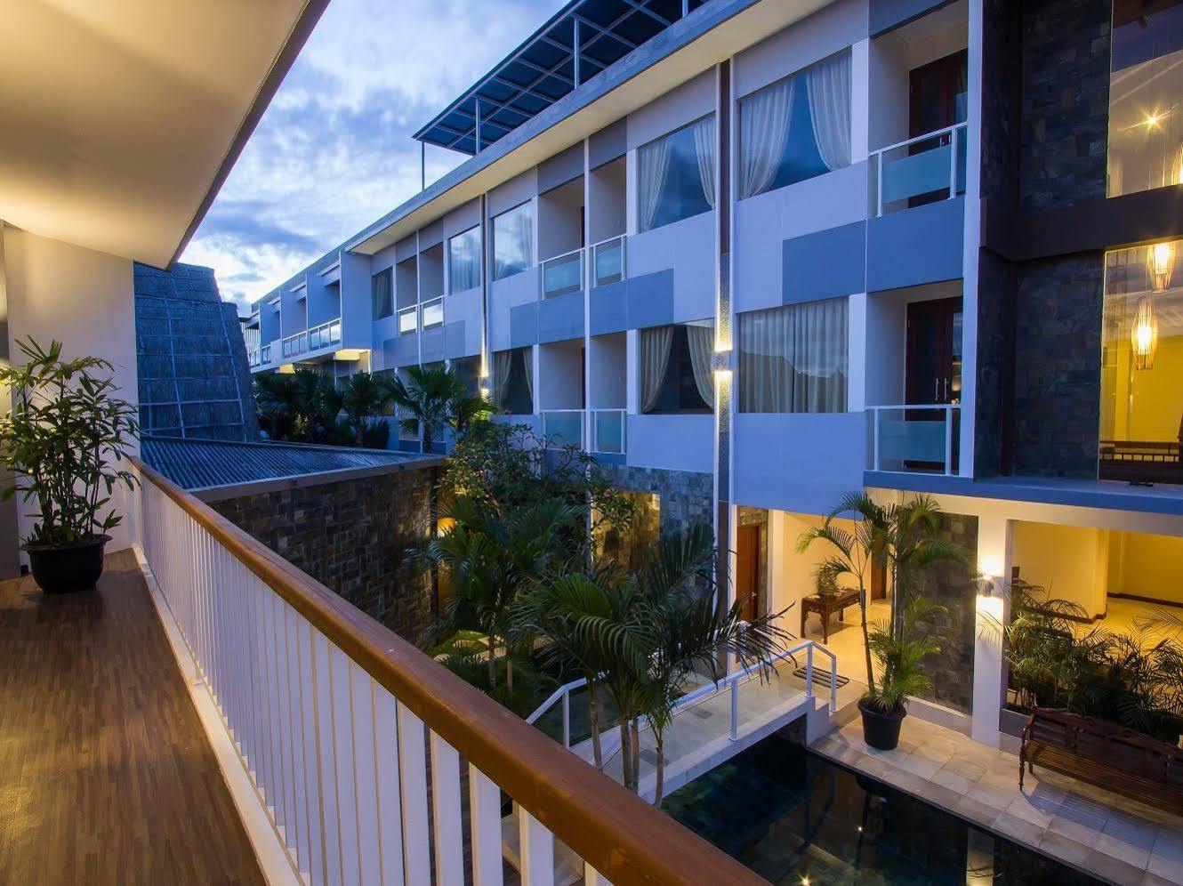 M Suite Bali Seminyak Extérieur photo
